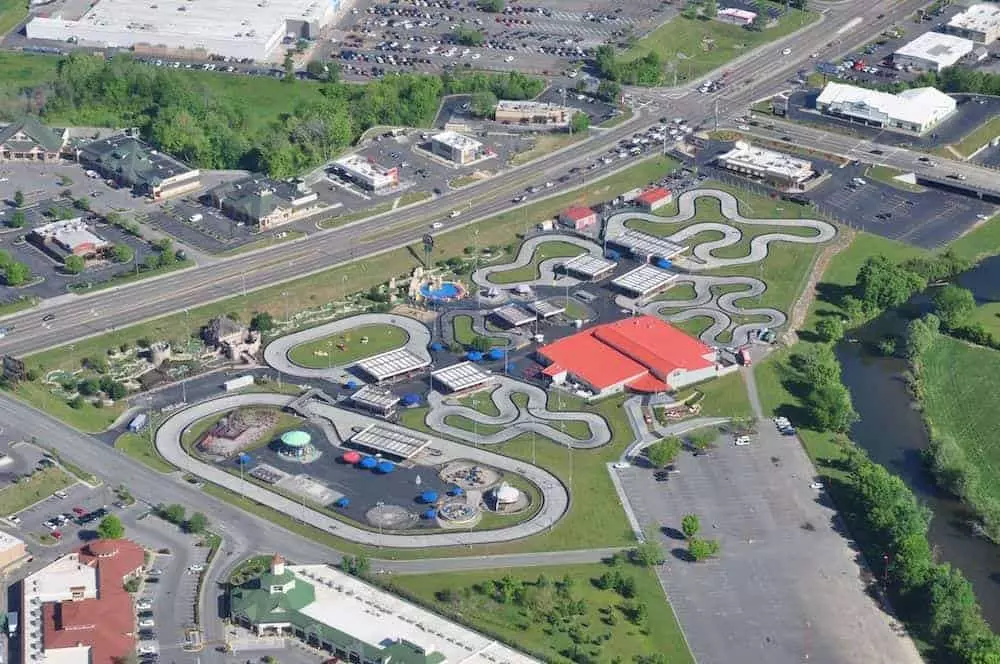 Top 4 Go Kart Tracks in Pigeon Forge You Have to Visit - Large Cabin ...