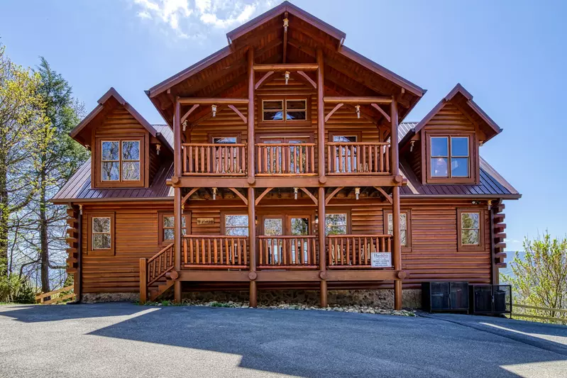 MOUNT LECONTE VIEW LODGE