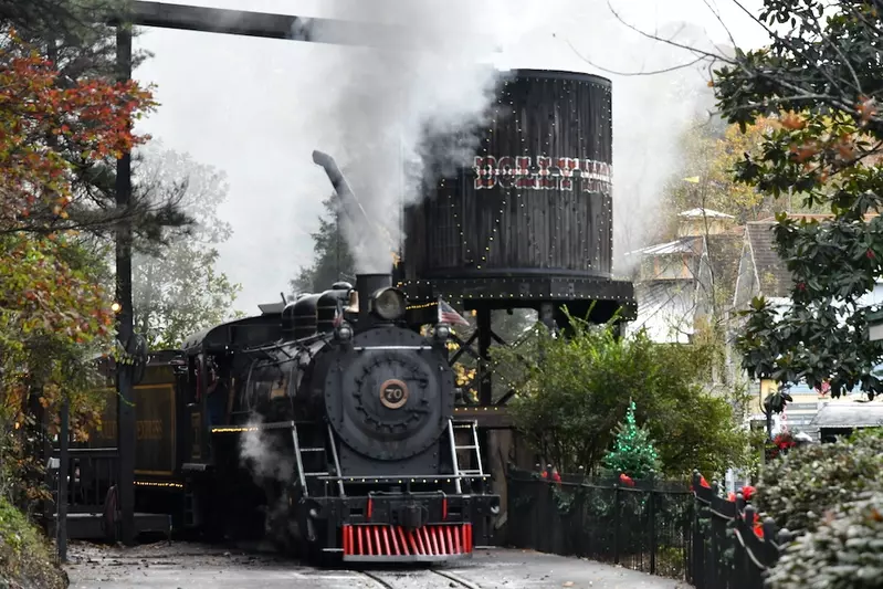 train ride smoky mountains